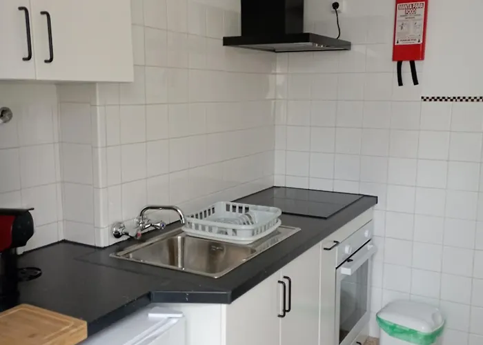 Casa D'** Avo נאזרה