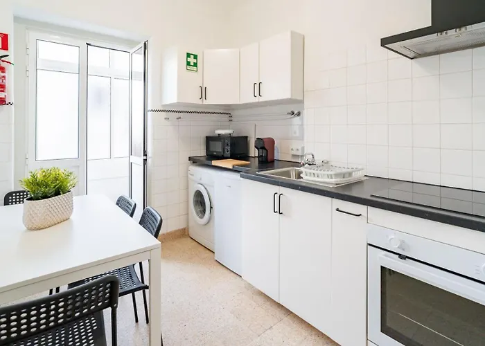 Casa D'** Avo נאזרה